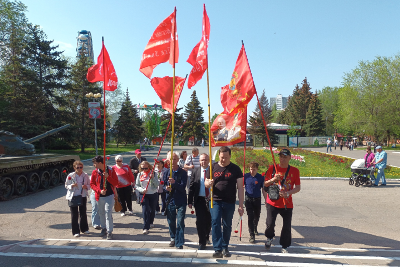 Энгельсские коммунисты поздравляют всех с ДНЁМ ПОБЕДЫ!