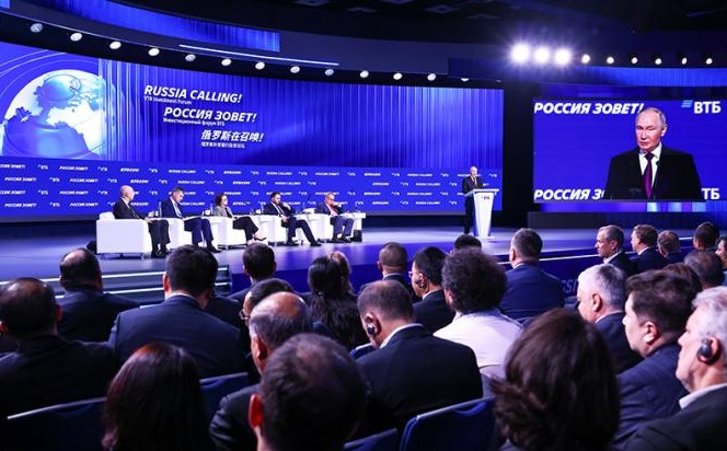 Валентин Катасонов: Россия взывает о помощи, но на форуме «Россия зовет!» эти взывания почти не слышны