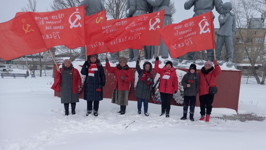 Активисты Ершовского РК КПРФ возложили цветы к памятникам Героям Великой Отечественной войны