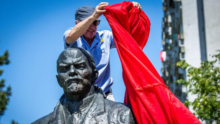 Сергей Обухов — RTVI про «уничтожение русских» и памяти о Победе в 1945. Антикоммунистические, русофобские предложения в Бундестага вызвали возмущение в Госдуме